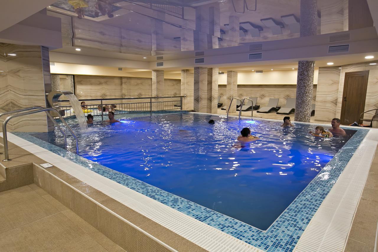 Royal Grand Hotel And Spa カヴァルナ エクステリア 写真